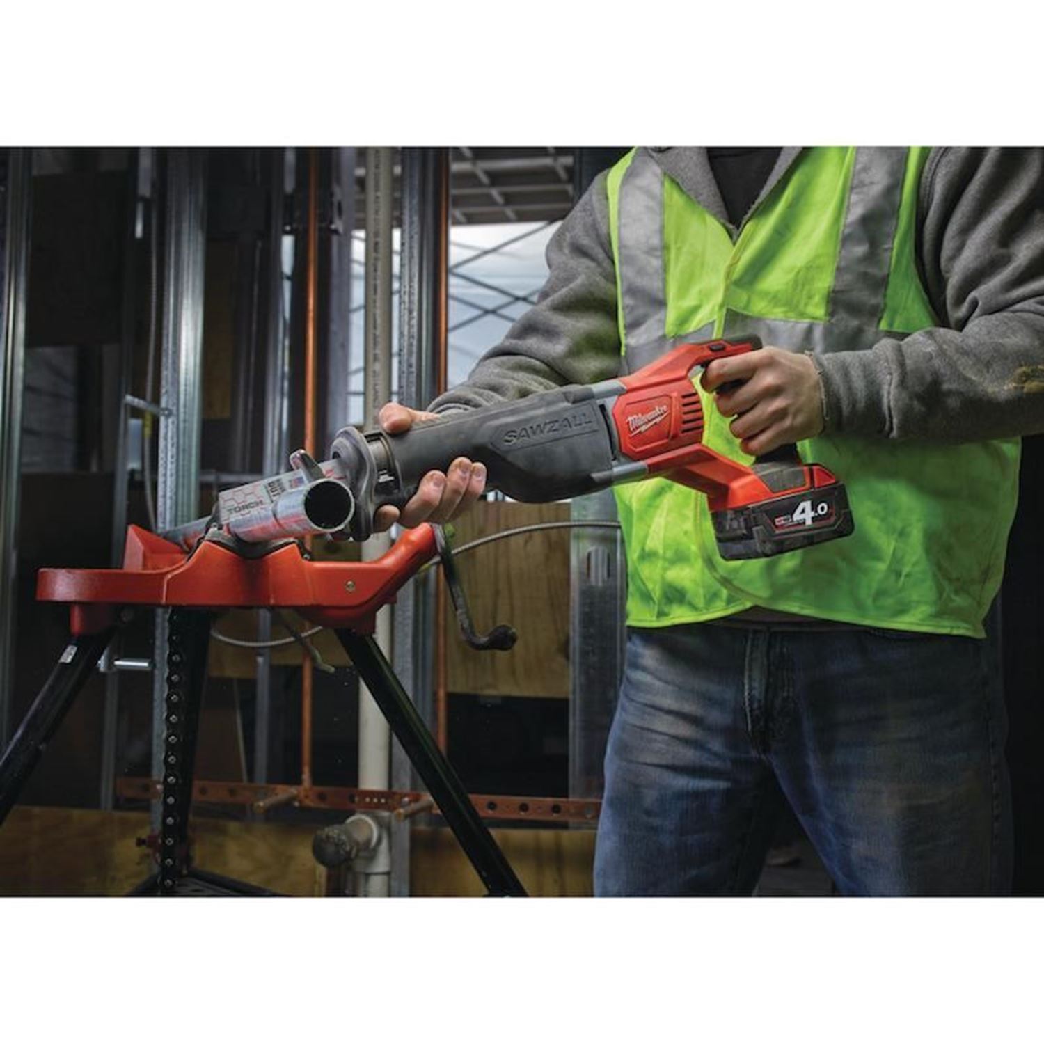 Снимка на Акумулаторен саблен трион Milwaukee M18BSX-402C Куфар;4933447285