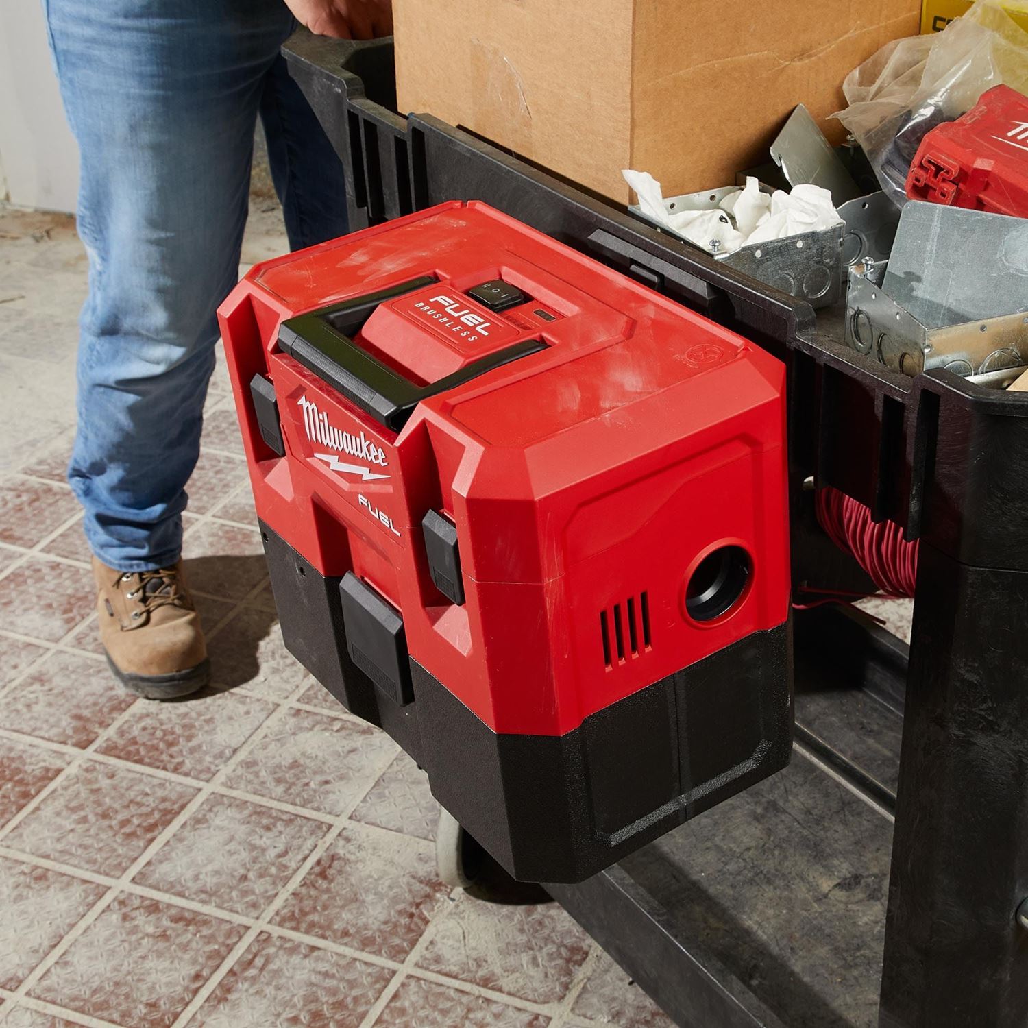 Снимка на Ак.прахосмукачка за сухо и мокро почистване Milwaukee M12FVCL-0,SOLO,12V,4933478186