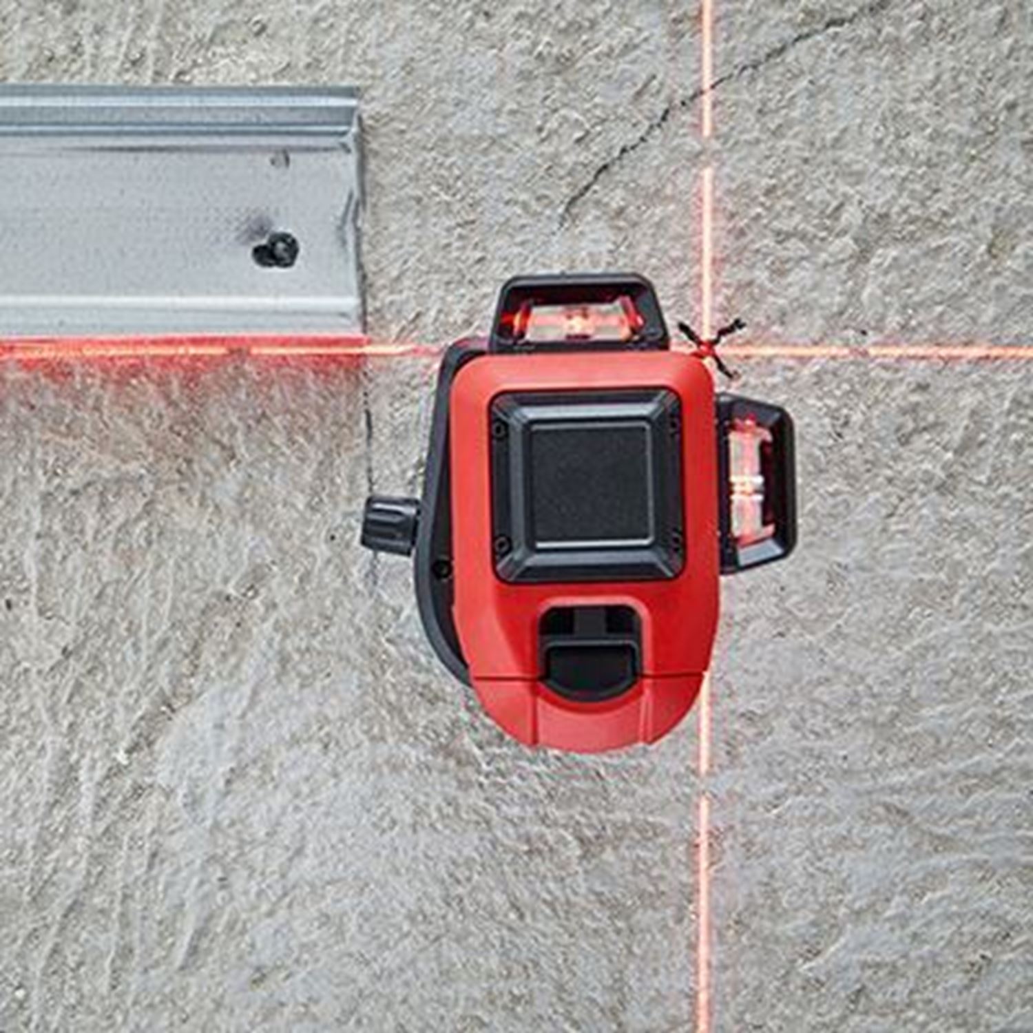 Снимка на Червен многолинеен лазер за точно подравняване 3x360°,LEICA Lino L6R ,Li-Ion БАТЕРИЯ,TWIST 250 магнитен мултифункционален адаптер, адаптер за стенен монтаж UAL 130,912969