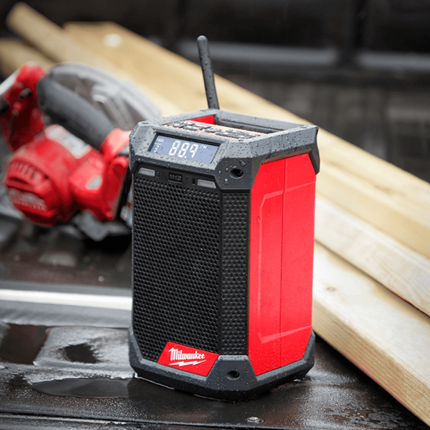 Снимка на Радио-тонколона с опцията зарядно Milwaukee M12RCDAB+-0 SOLO 4933472114