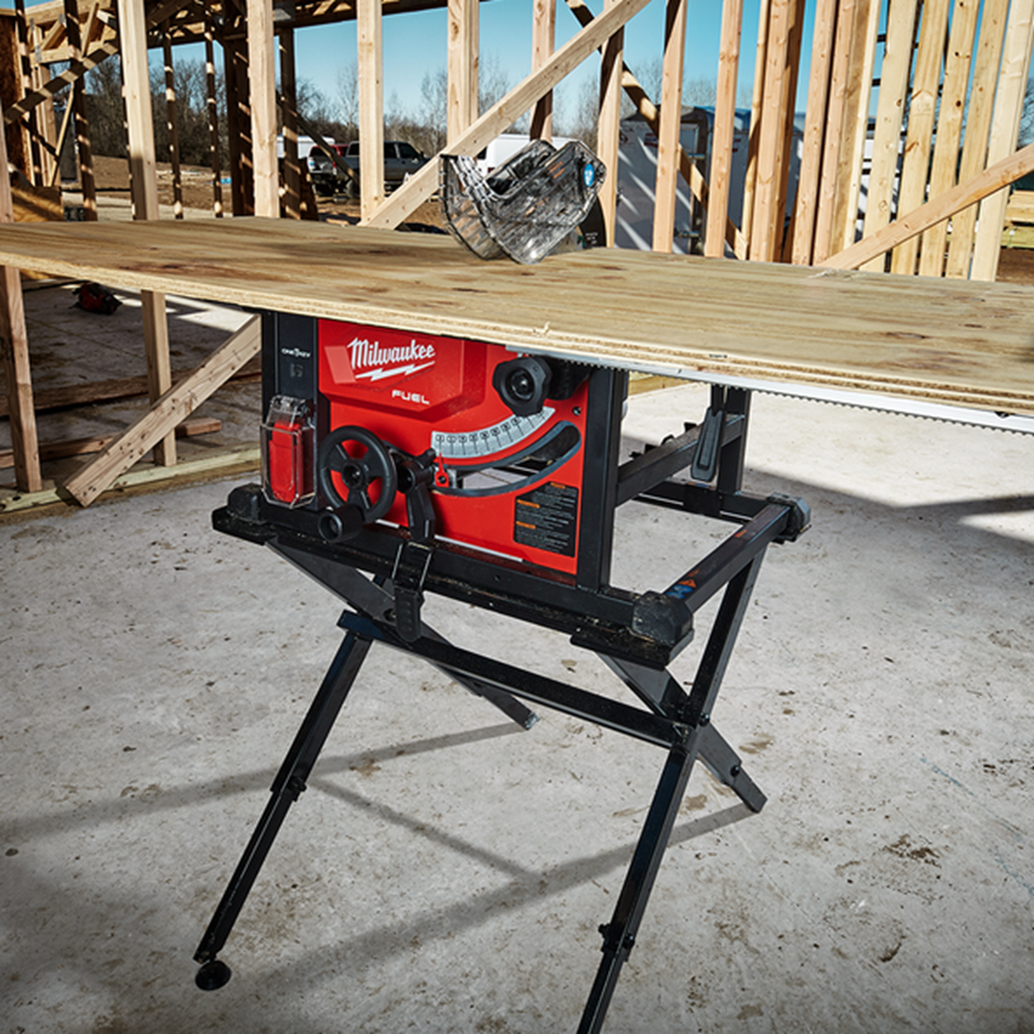 Снимка на Стационарен циркуляр Milwaukee M18FTS210-0 18V Solo 4933464722