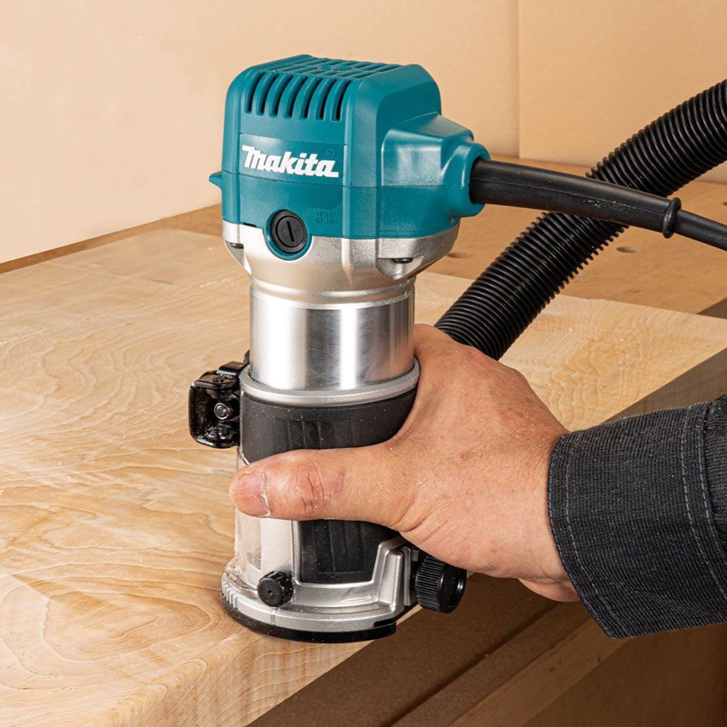 Снимка на Фреза Makita RT0702CX2