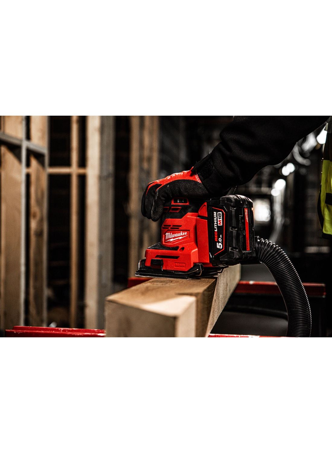 Снимка на Акумулаторен виброшлайф Milwaukee M18BQSS-502B, бат. 2бр.x M18B5 5.0Ah, зар. M12-18C, чанта, 4933479967