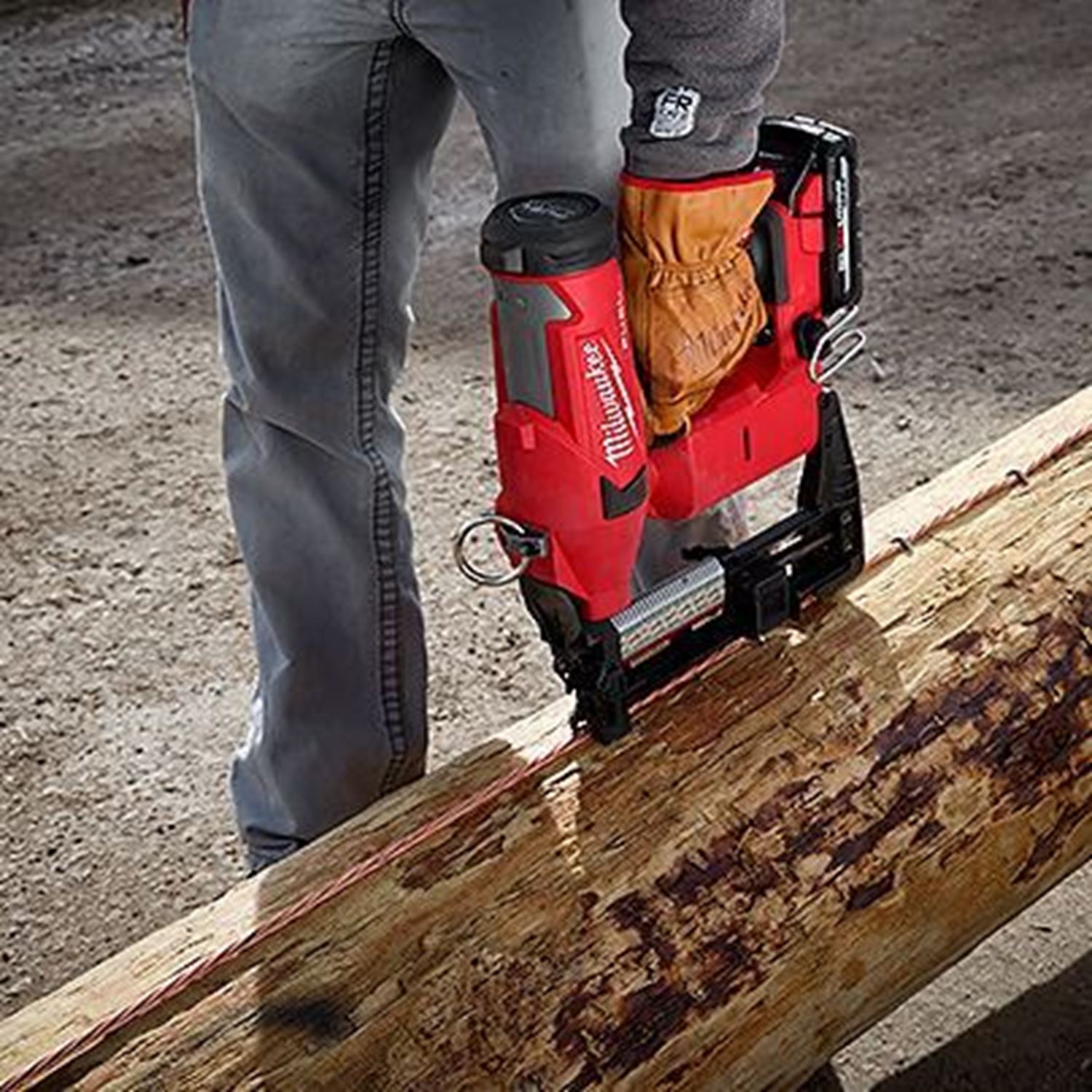 Снимка на Скоби за ограда 50мм./960бр. подходящи за такер Milwaukee M18FFUS, 4932480360