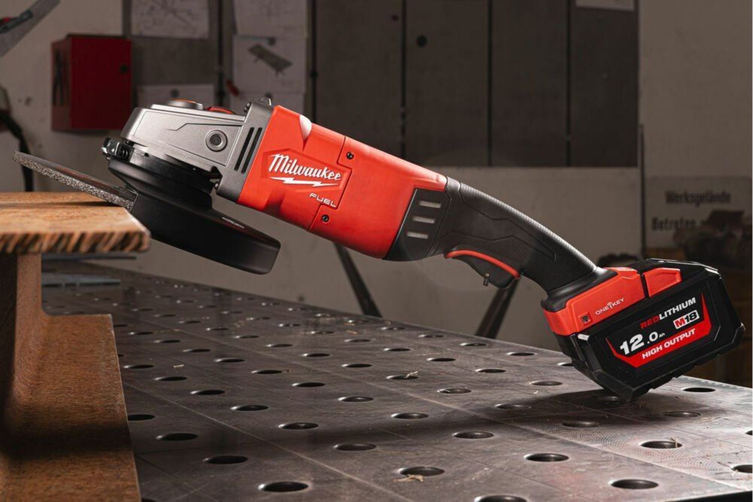 Снимка на Акумулаторен ъглошлайф M18ONEFLAG230XPDB-122C, 18V, 2X12 AH, 4933478783, Milwaukee