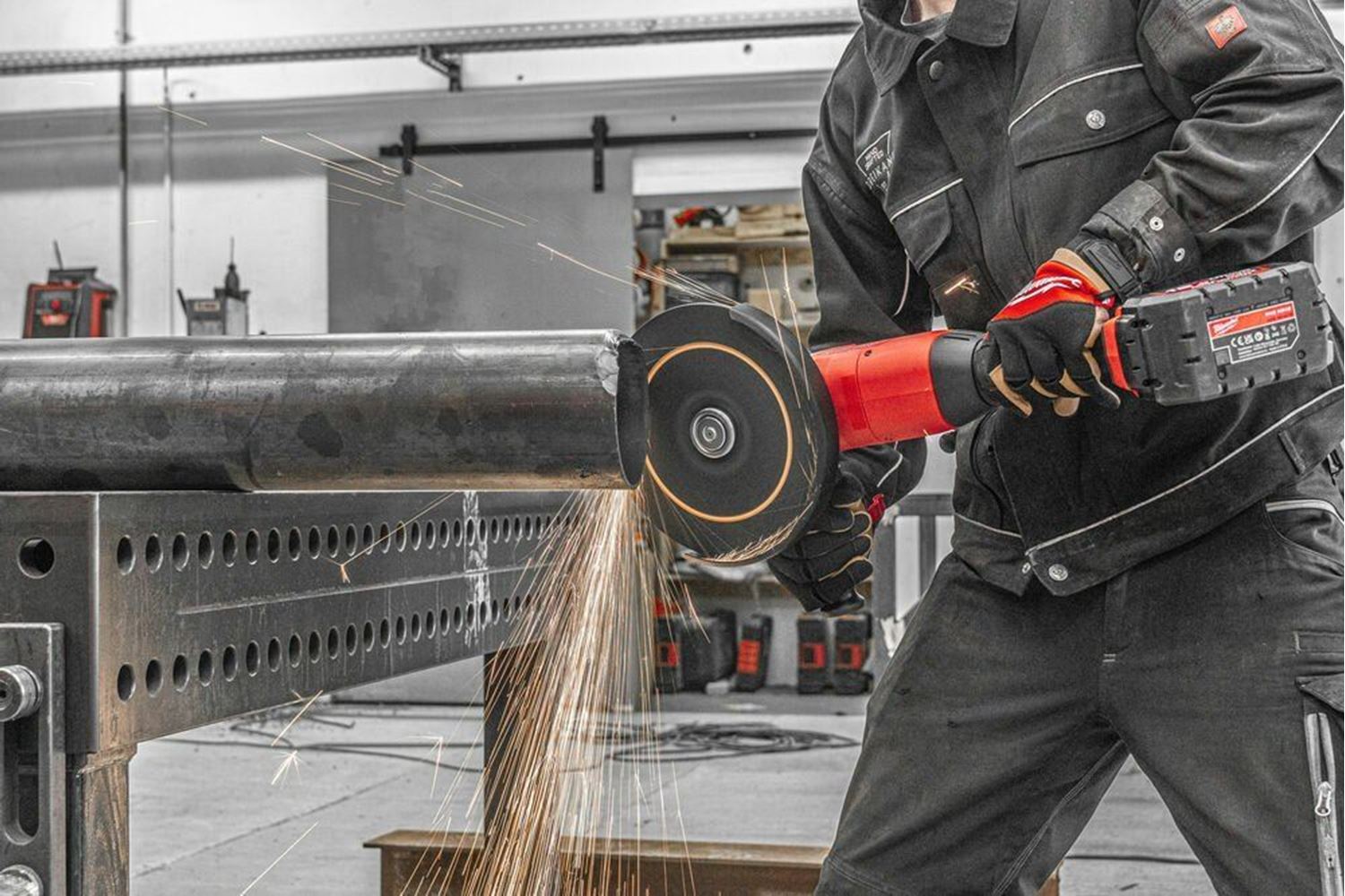 Снимка на Акумулаторен ъглошлайф M18ONEFLAG230XPDB-122C, 18V, 2X12 AH, 4933478783, Milwaukee