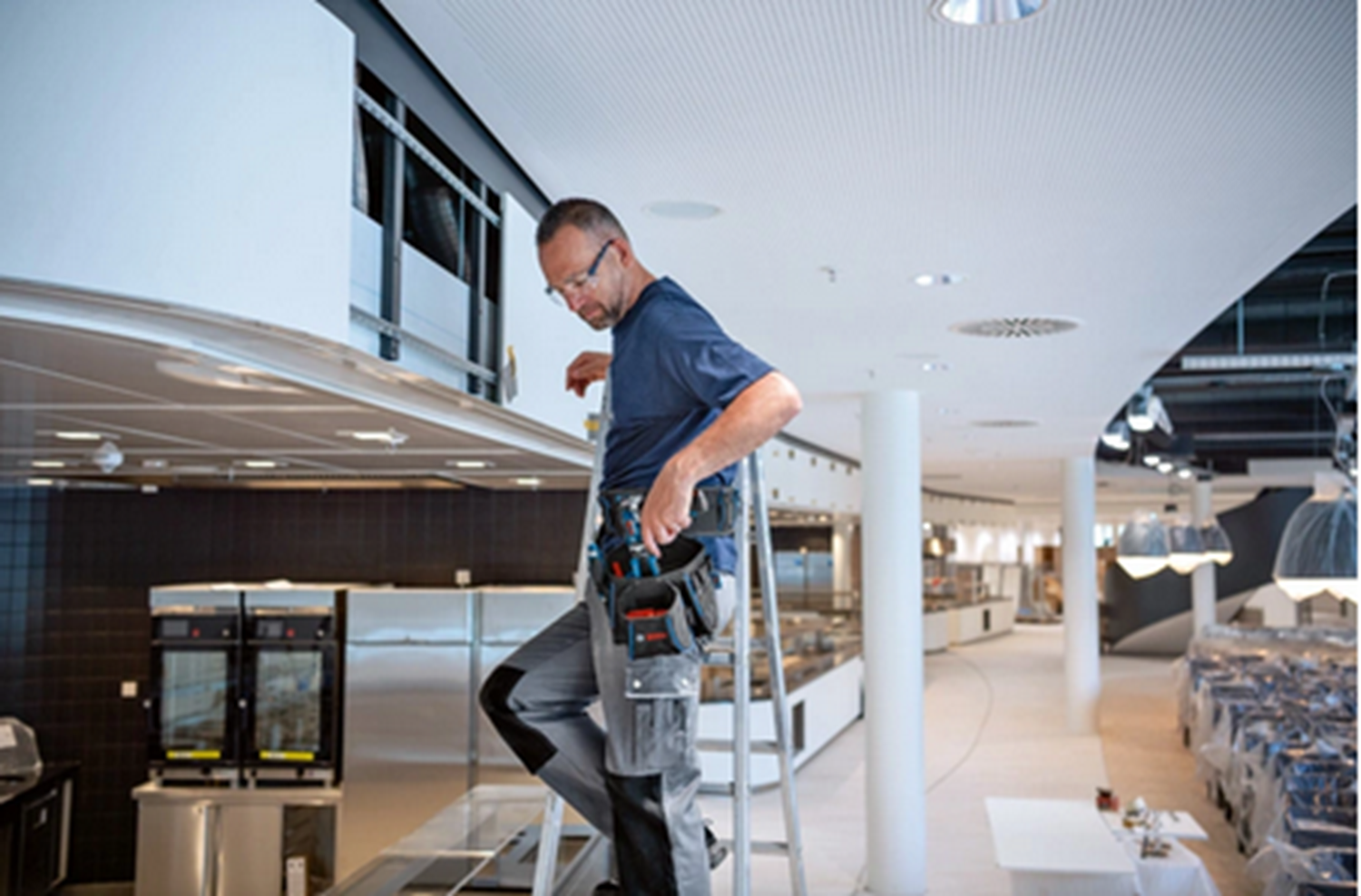 Снимка на Комплект колани за инструменти BOSCH ProClick с колан 108, чанти за инструменти GWT 2 и GWT 4, и държачи ProClick, 1600A0265R