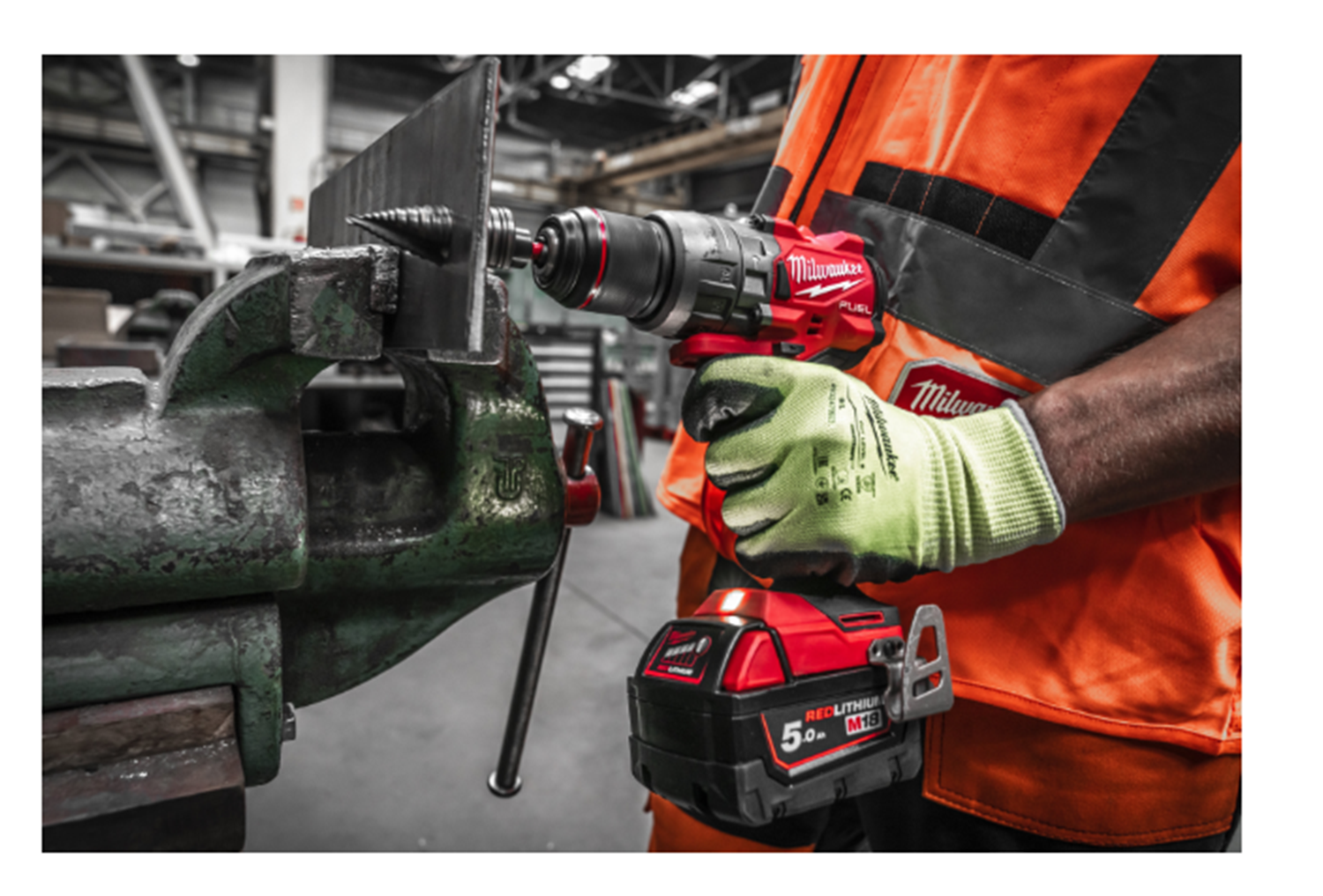 Снимка на Акумулаторна ударна бормашина MILWAUKEE M18FPD3-502P, 2 Батерии X 5Ah, 18V, Зарядно, Packout