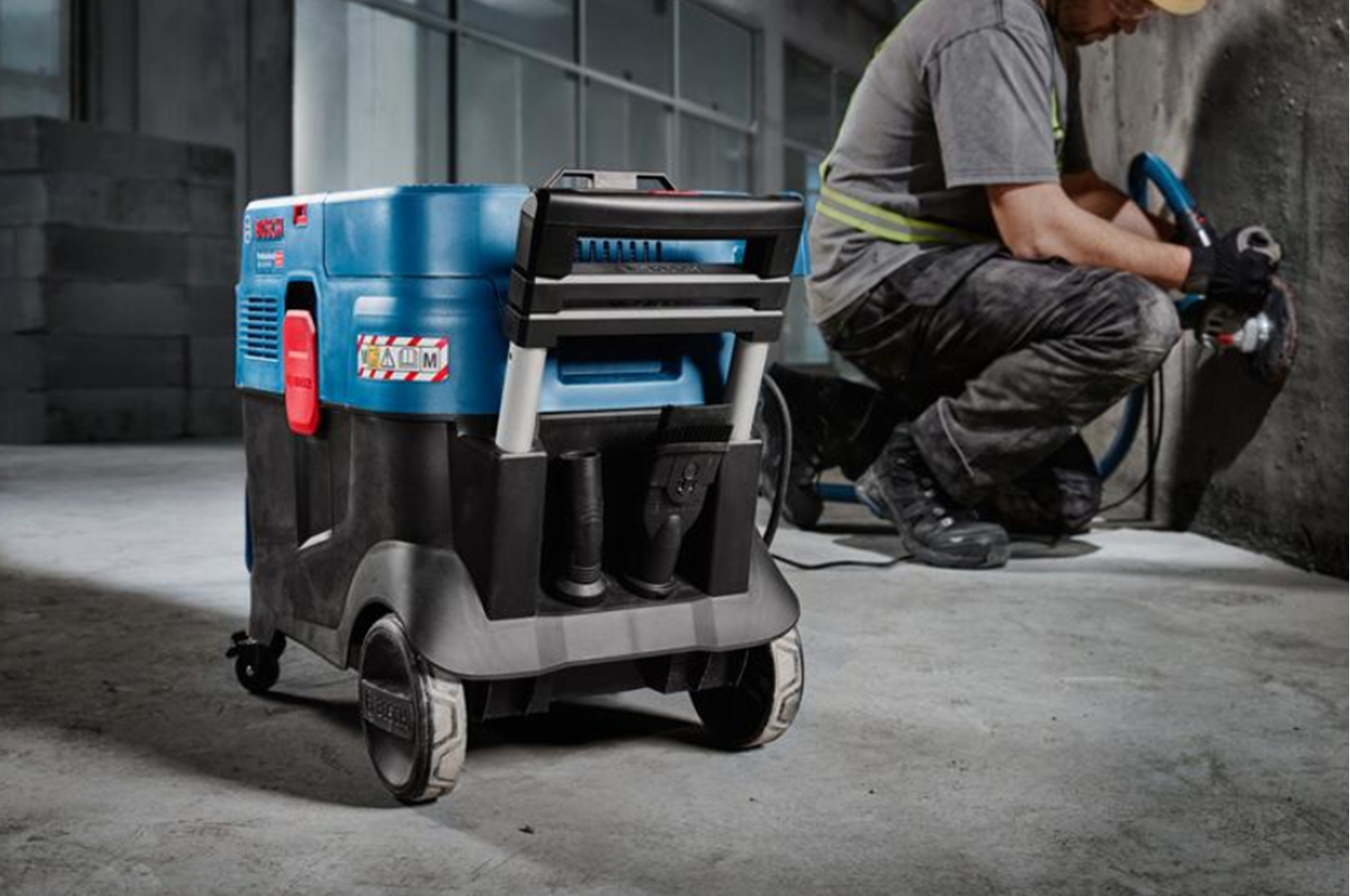 Снимка на   Универсална прахосмукачка BOSCH GAS 12-40MA, 06019M0120