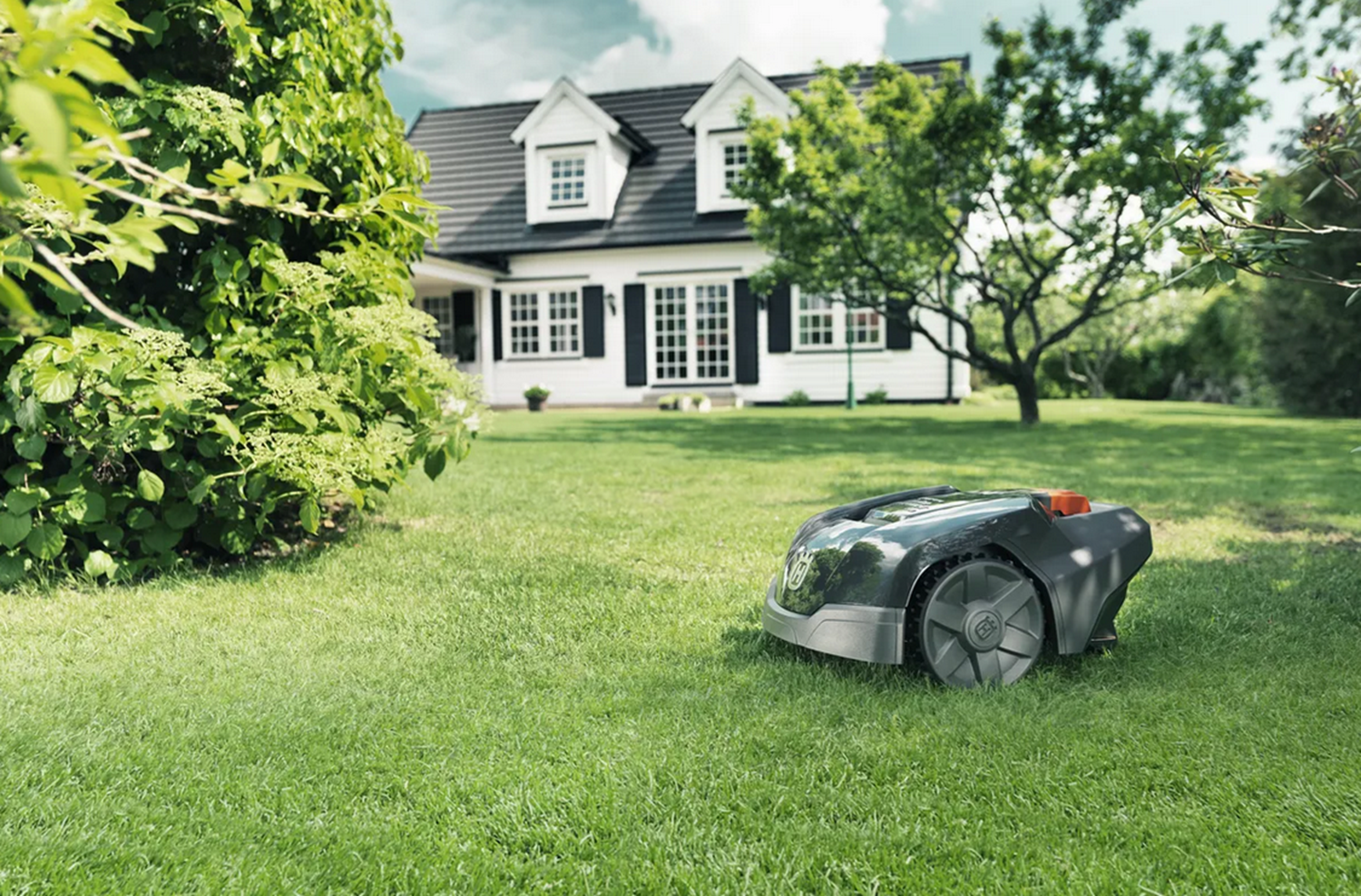 Снимка на Косачка робот HUSQVARNA AUTOMOWER® AM105 ; 967645412