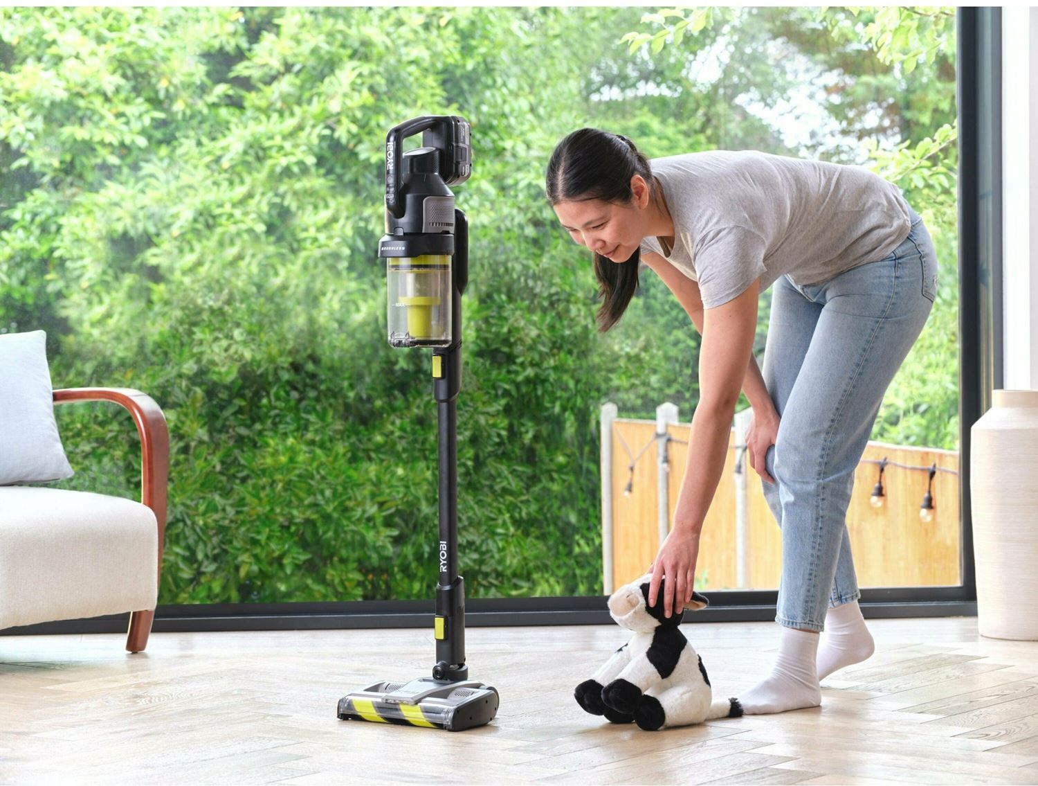 Снимка на НОВО!Акумулаторна прахосмукачка RYOBI RASV18BL, HEPA филтър + Батерия 4Ah + Зарядно, 5133006323 